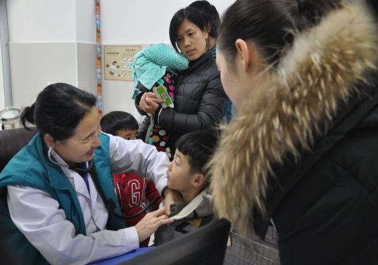 儿科医生吕雪萍